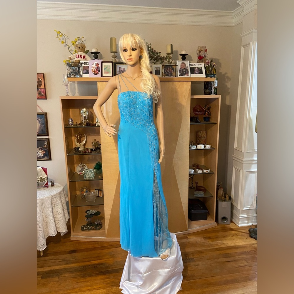 Dreamy Sky Blue Aspeed Evening Gown